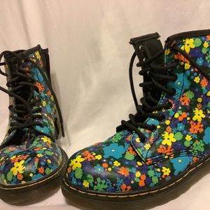 Child size 3 Doc Marten floral combat boots lacing +side zip Delaney shoe